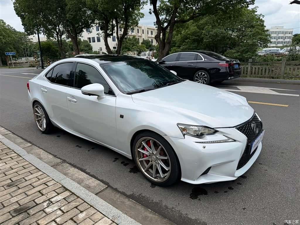 Lexus IS, 2014 4