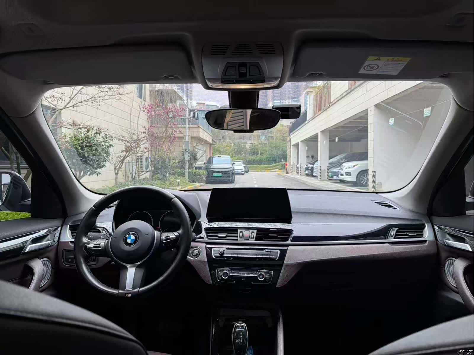 BMW X1, 2022 все фото