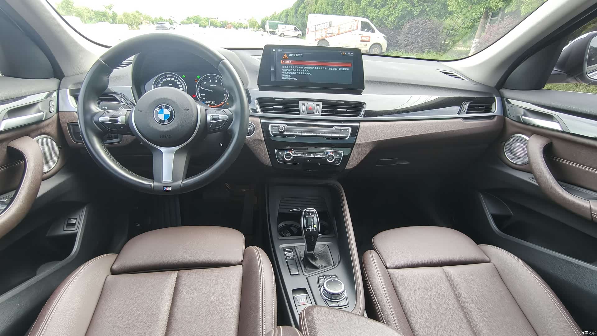 BMW X1, 2021 все фото