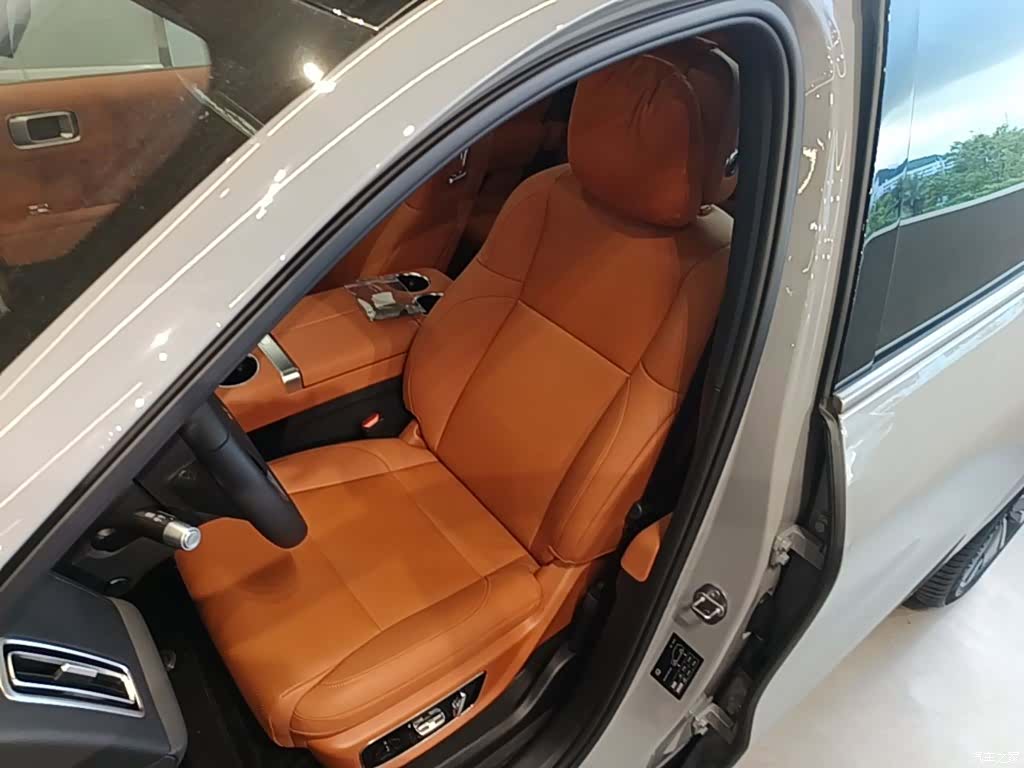Li Auto L9, 2025 15