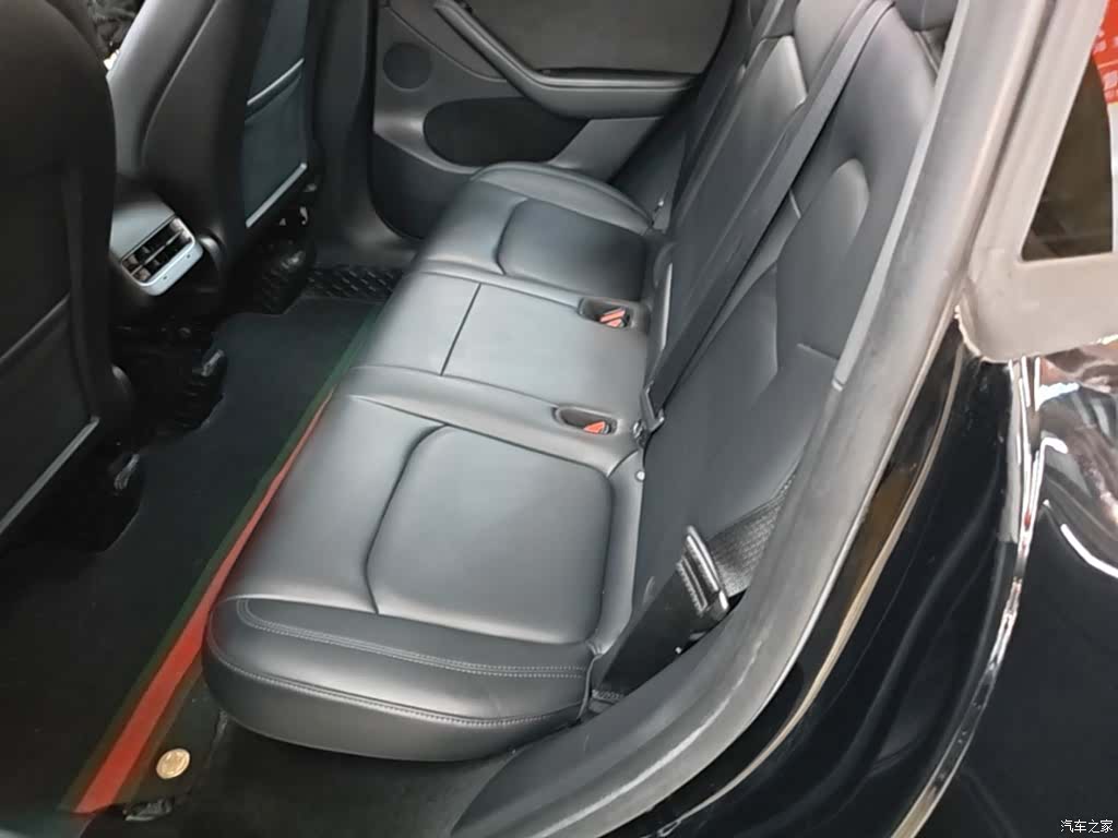 Tesla Model Y, 2022 17