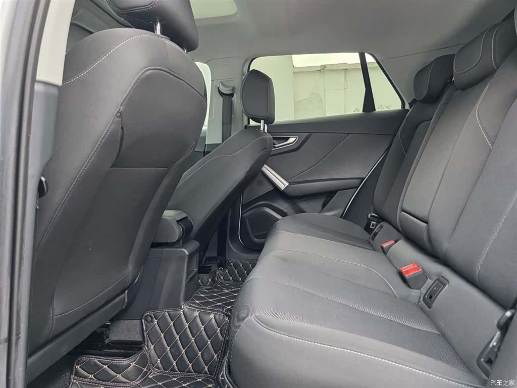 Audi Q2L, 2021 11