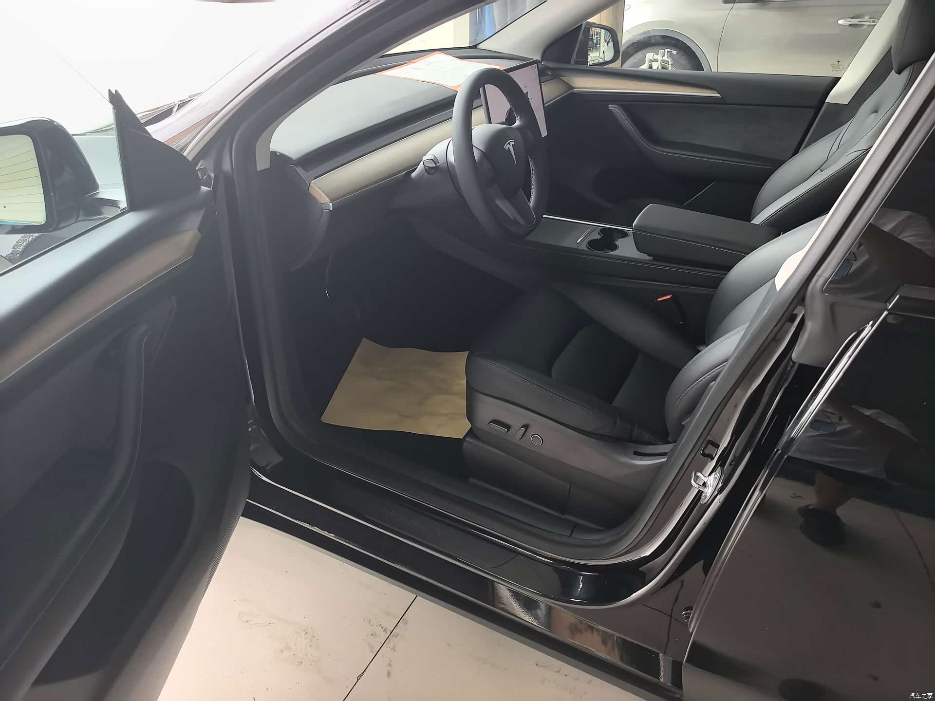 Tesla Model Y, 2022 4