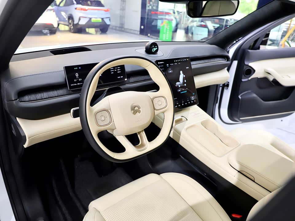 NIO ES6