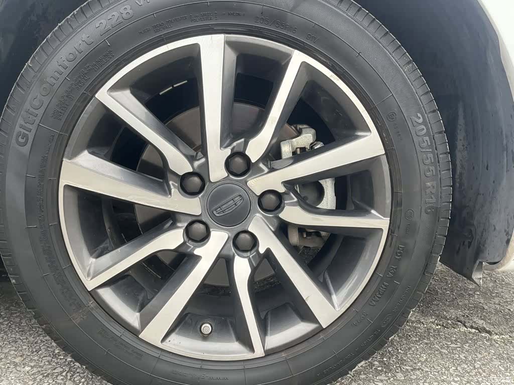 Geely Emgrand, 2019 11