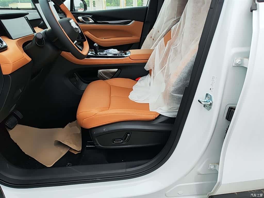 Geely Boyue, 2026 15