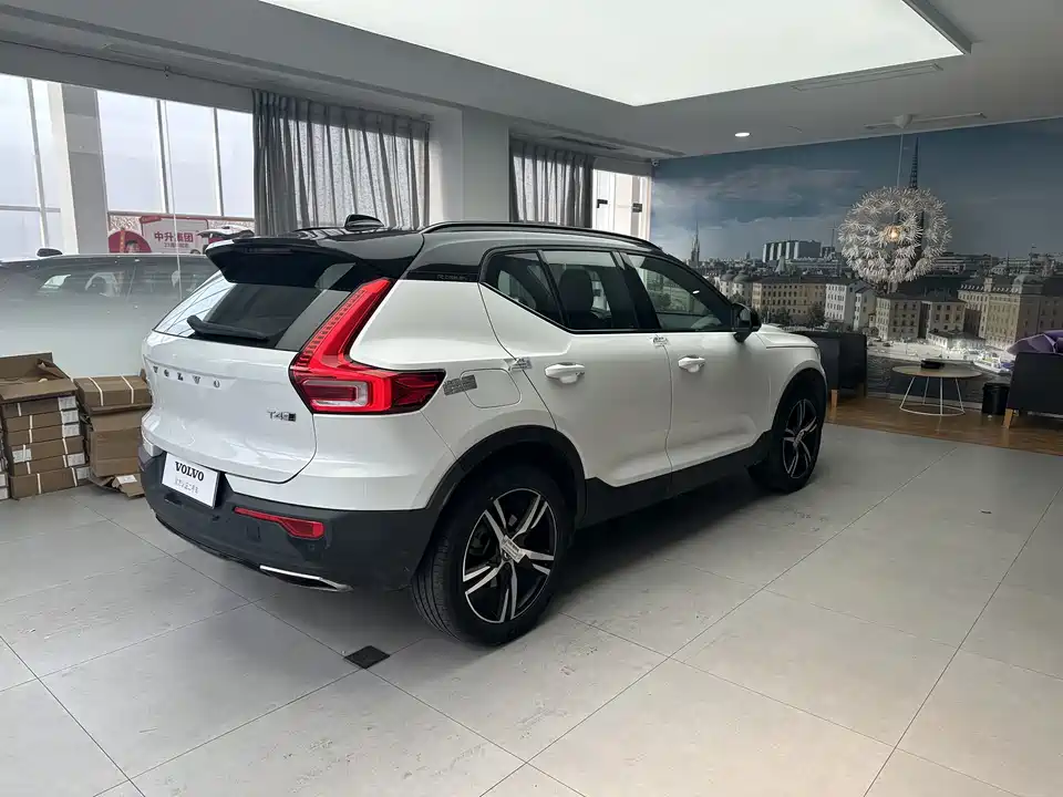 Volvo XC40