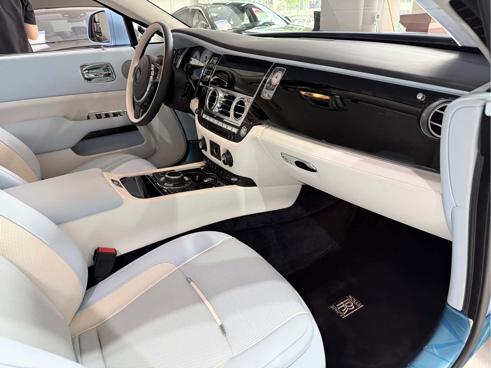 Rolls-Royce Wraith, 2021 11