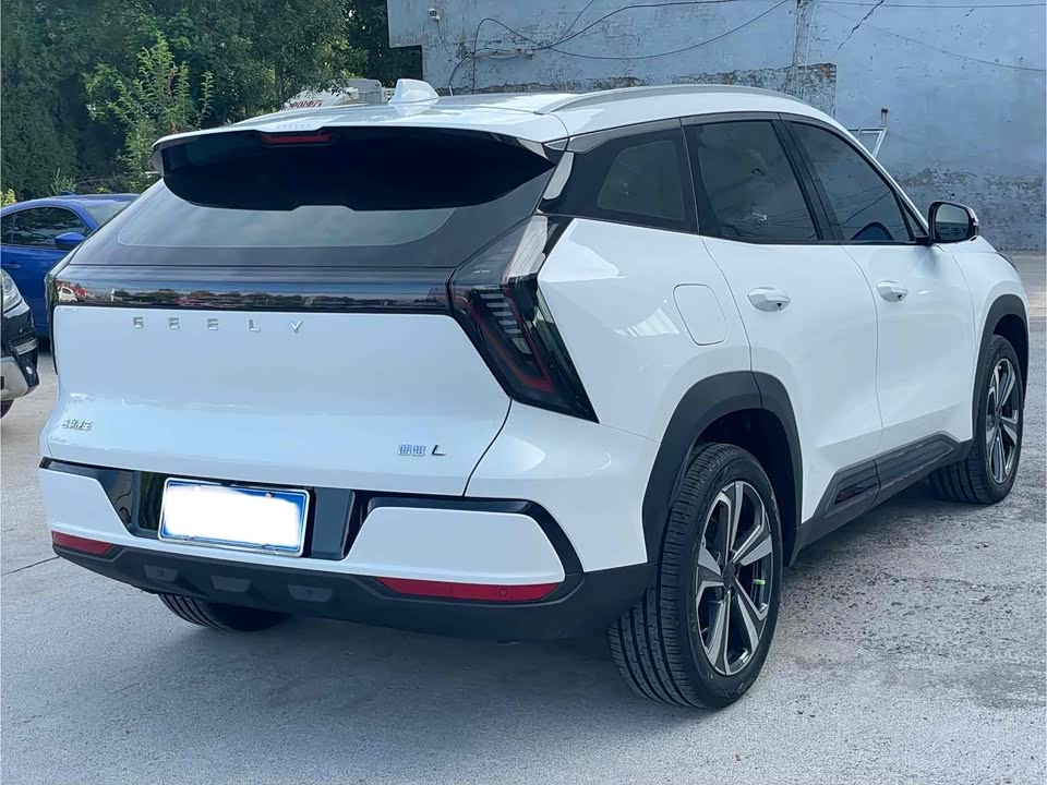 Geely Atlas L