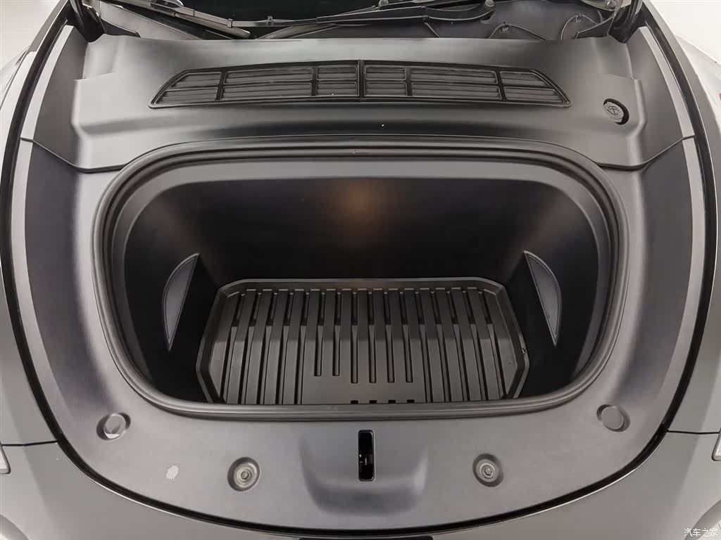 Tesla Model Y, 2023 6