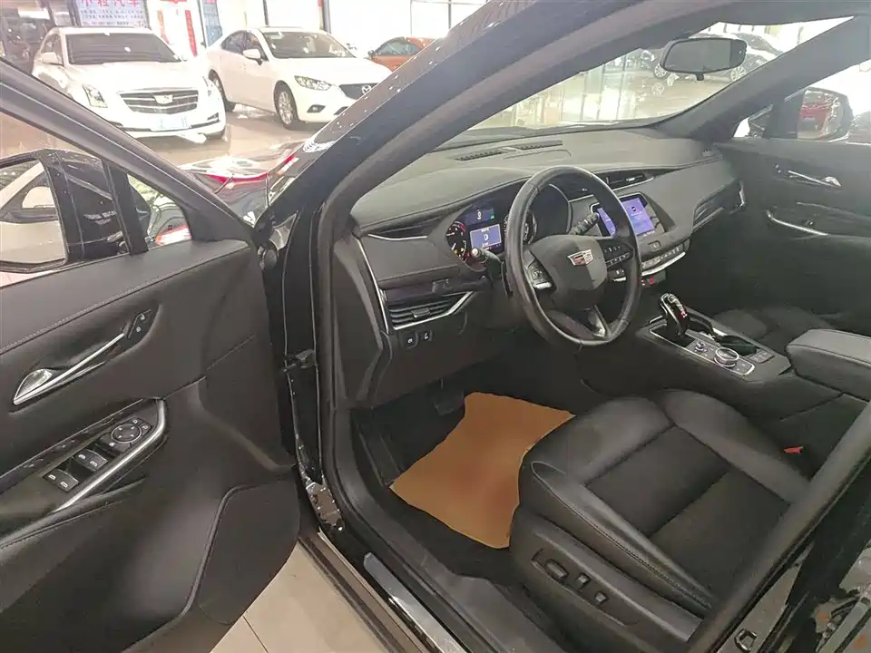 Cadillac XT4