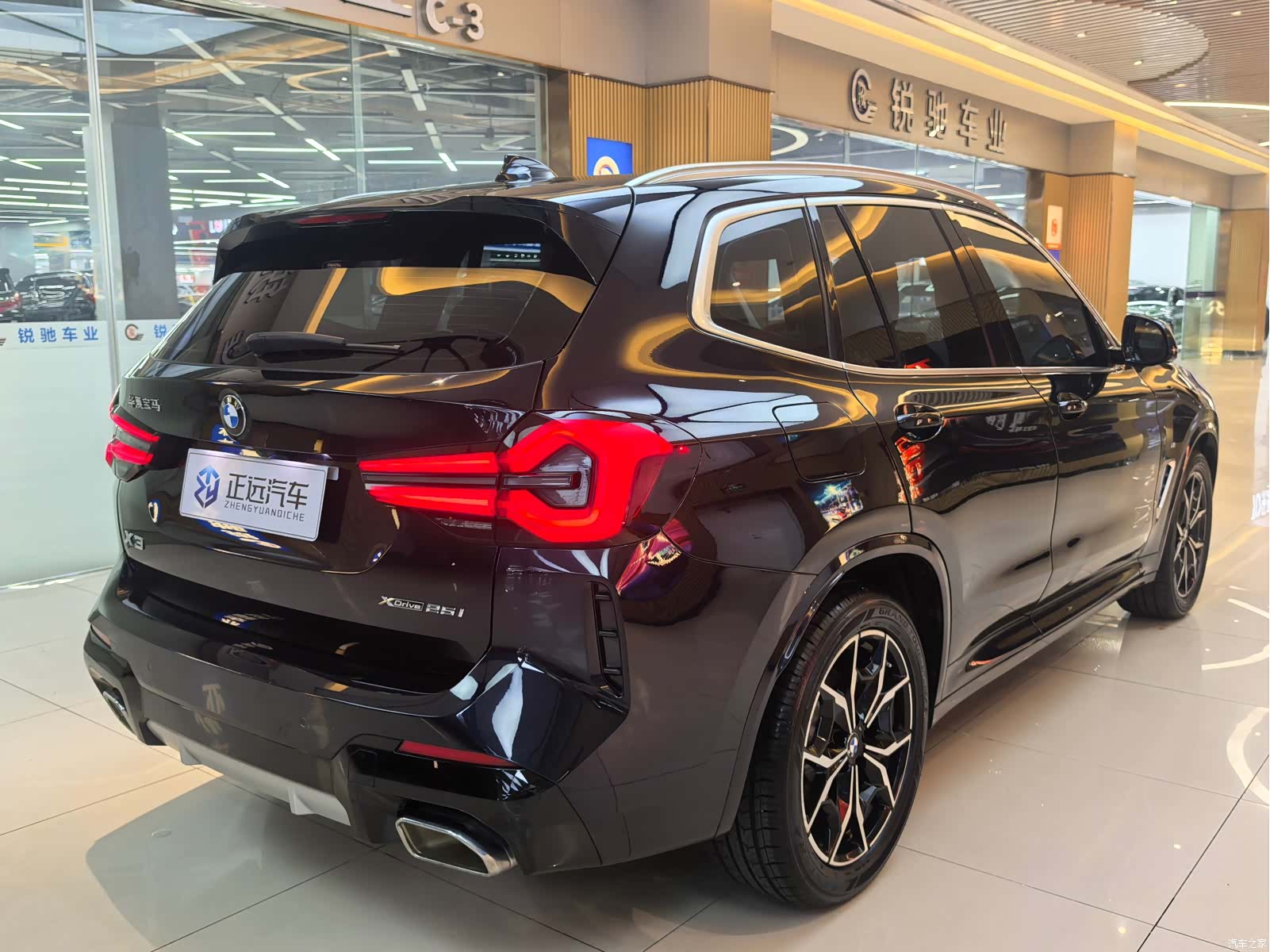 BMW X3, 2023 все фото