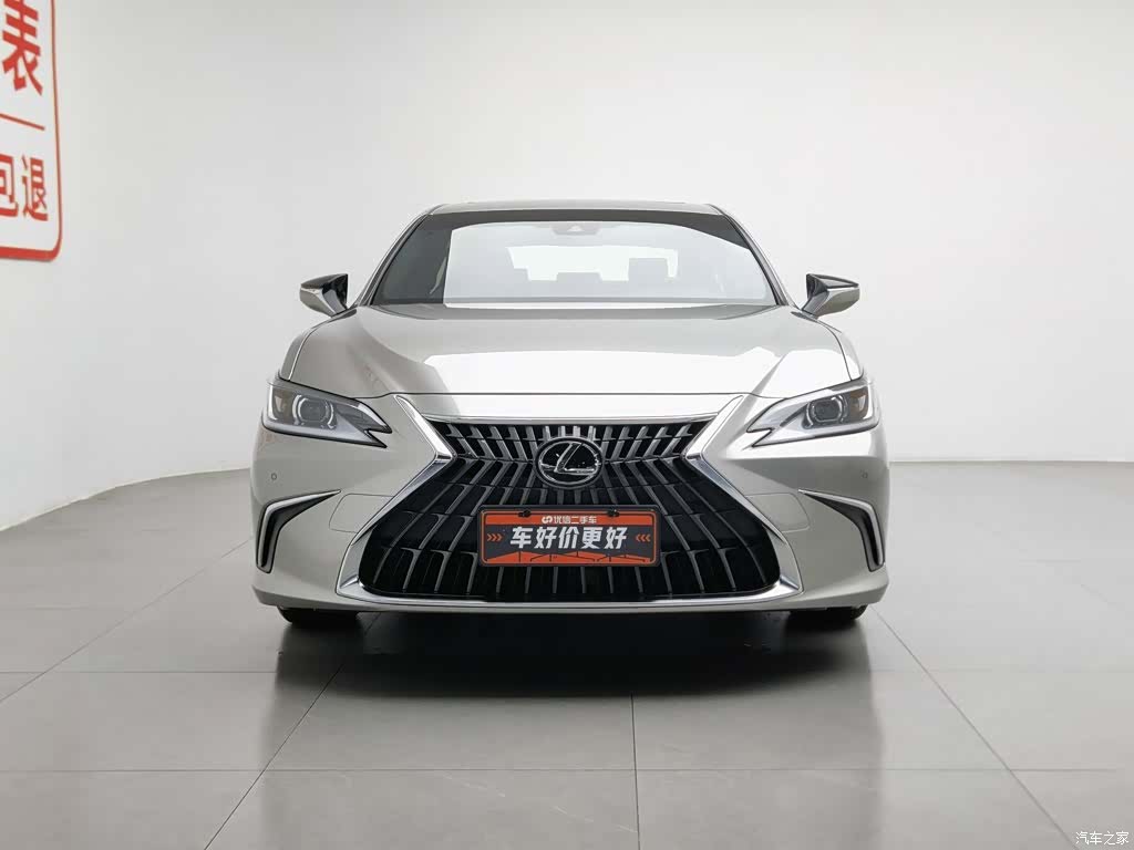 Lexus ES, 2024 3