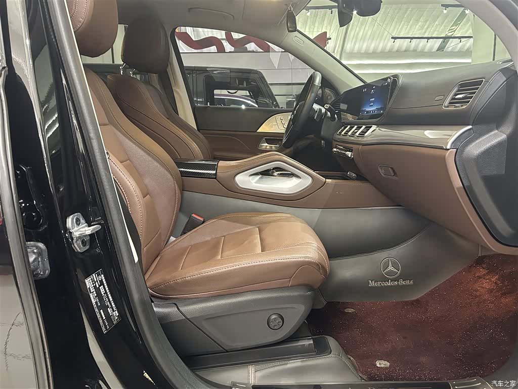 Mercedes-Benz GLS, 2024 13