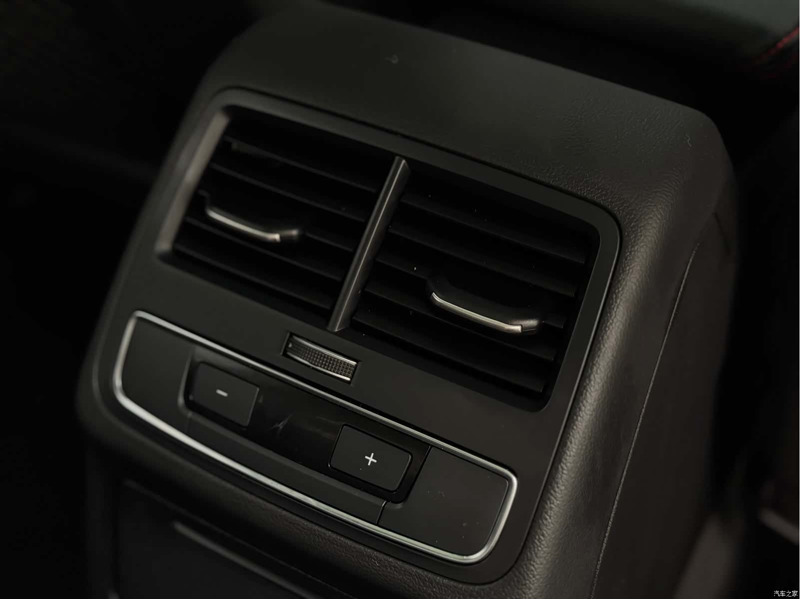 Audi A4L, 2018 15