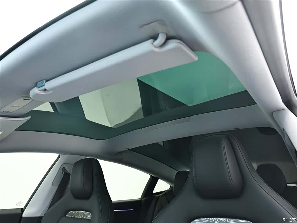 Tesla Model 3, 2024 12