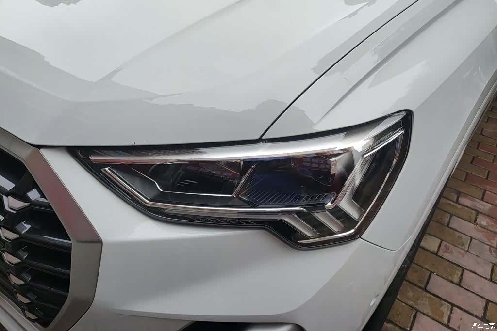 Audi Q3, 2022 все фото