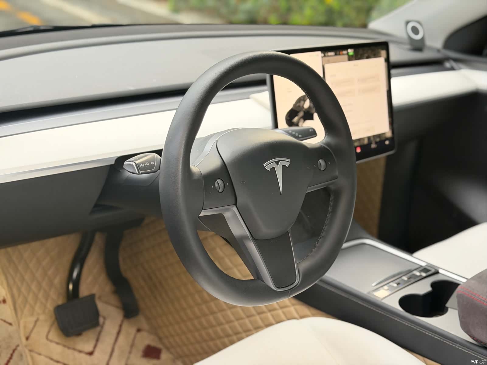 Tesla Model Y, 2021 4