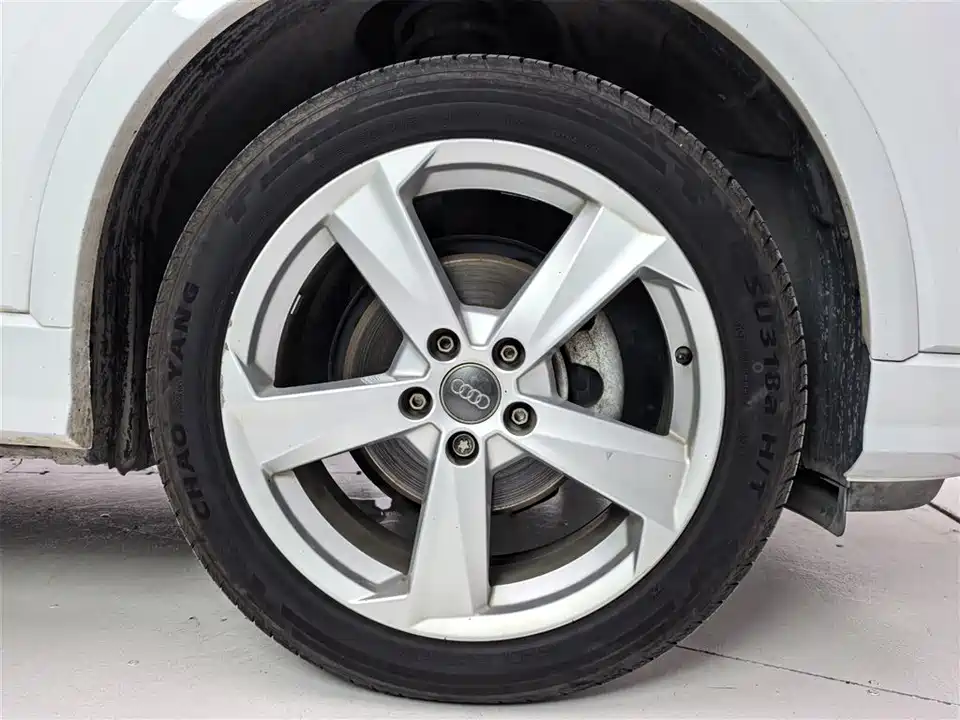 Audi Q2L Audi Q2L
