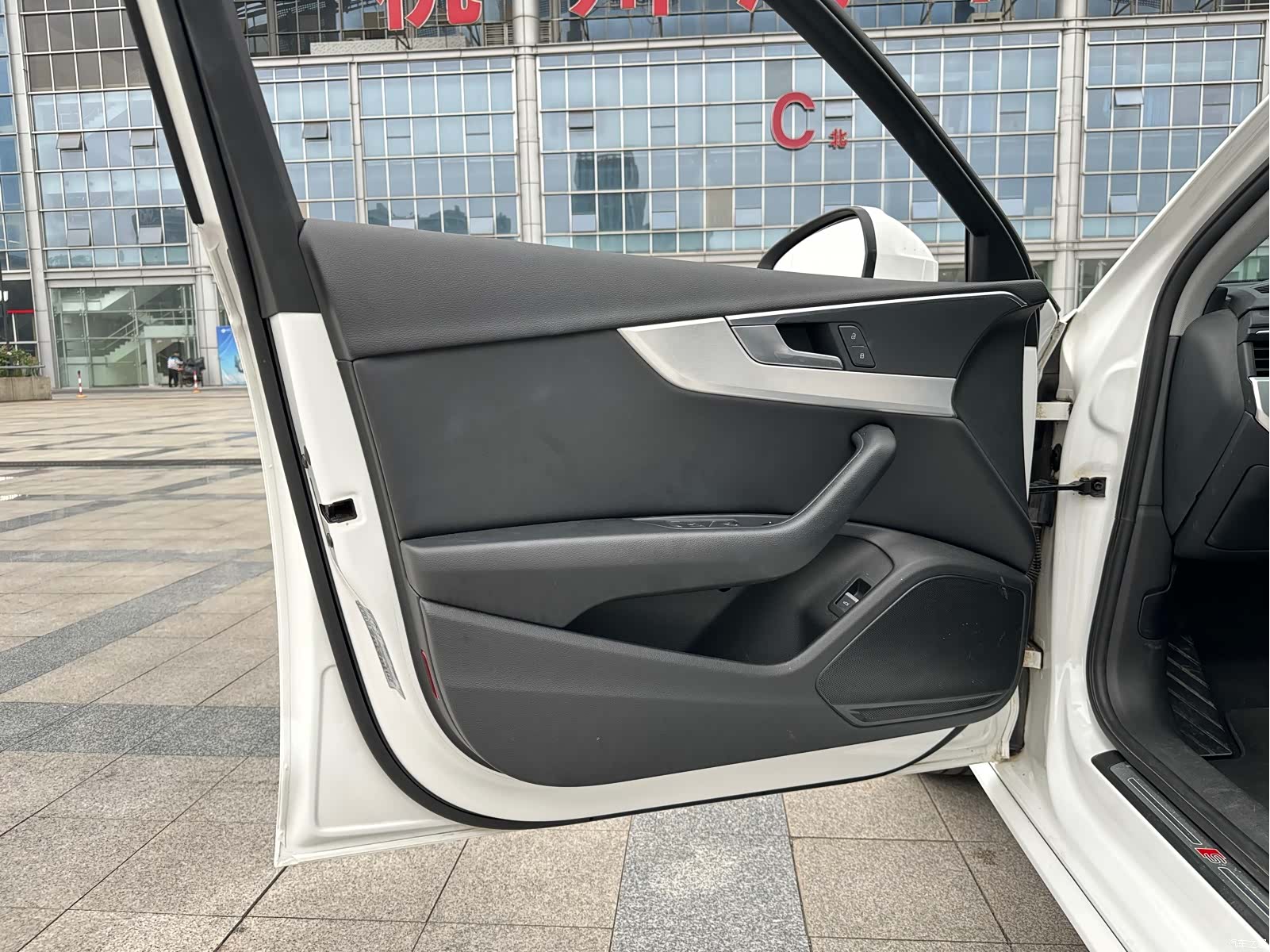 Audi A4L, 2018 17