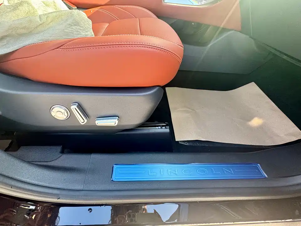 Lincoln Navigator