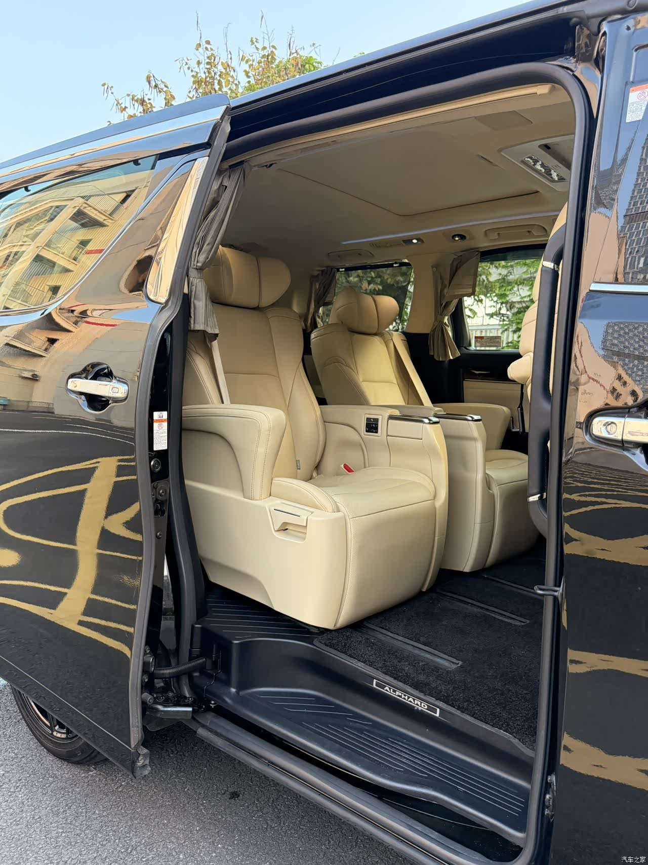 Toyota Alphard, 2019 12