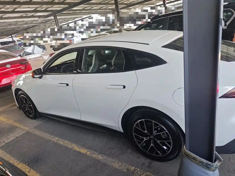 Changan UNI-V Smart iDD