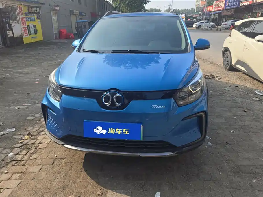 BAIC EC5