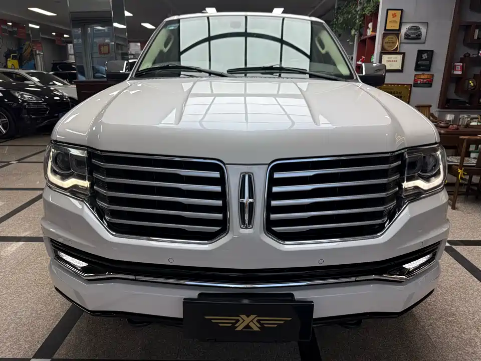 Lincoln Navigator