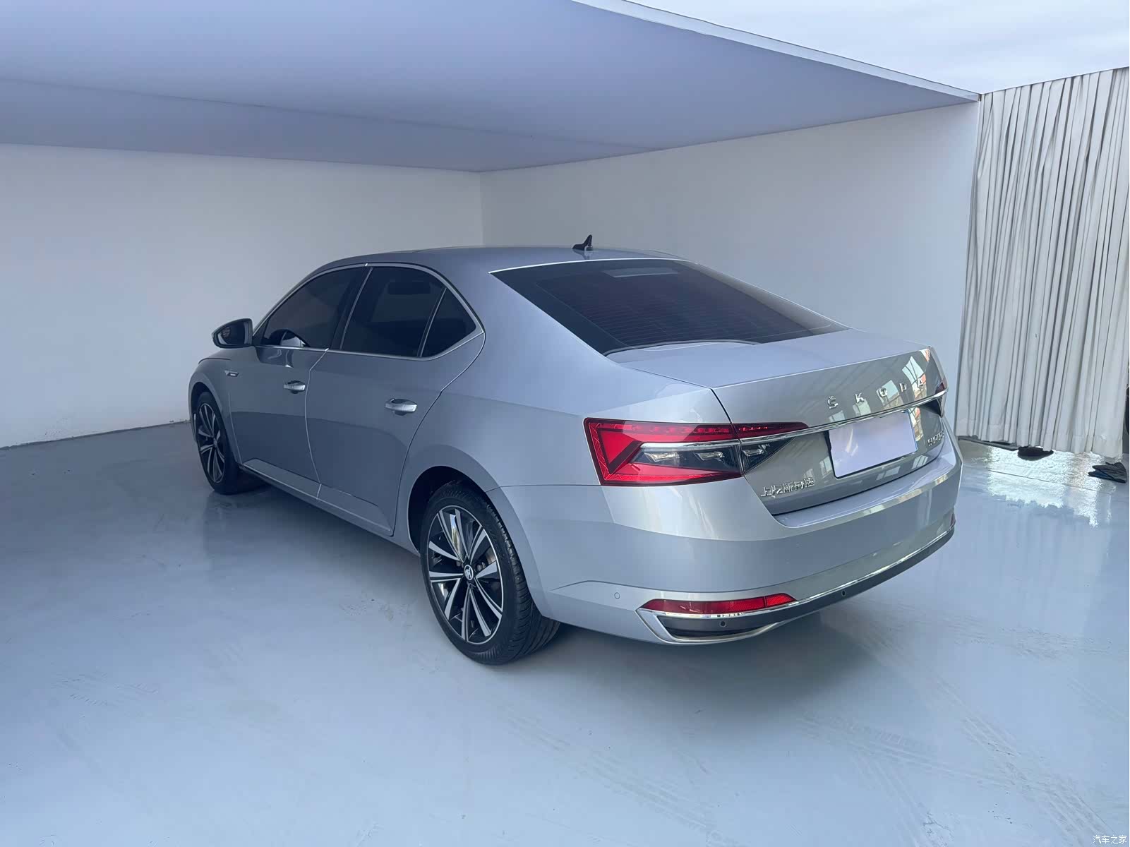 Skoda Superb, 2023 4