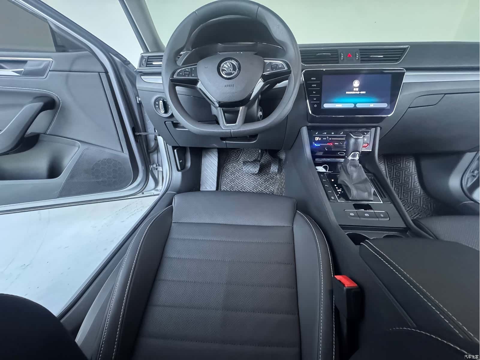 Skoda Superb, 2023 14