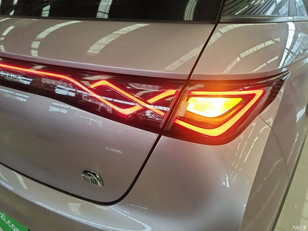 BYD Dolphin, 2022 8