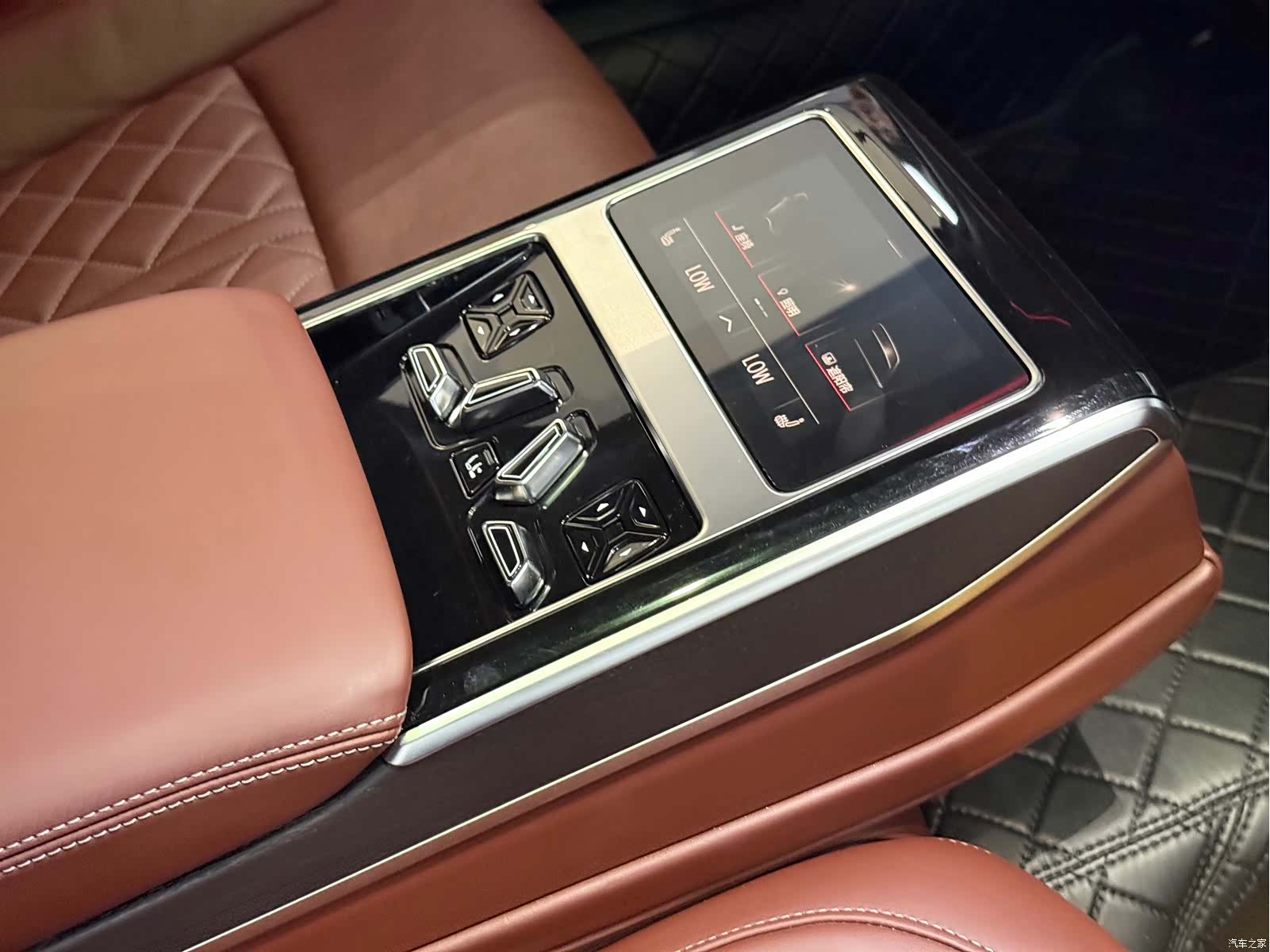 Audi A8L, 2023 11