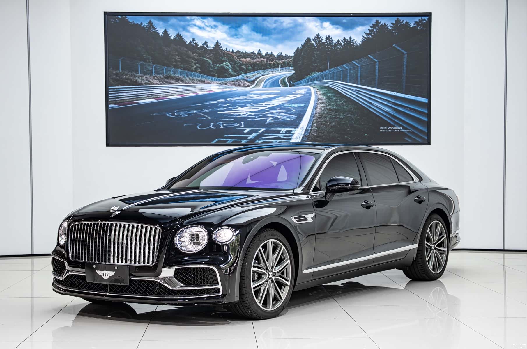Bentley Flying Spur, 2023 1