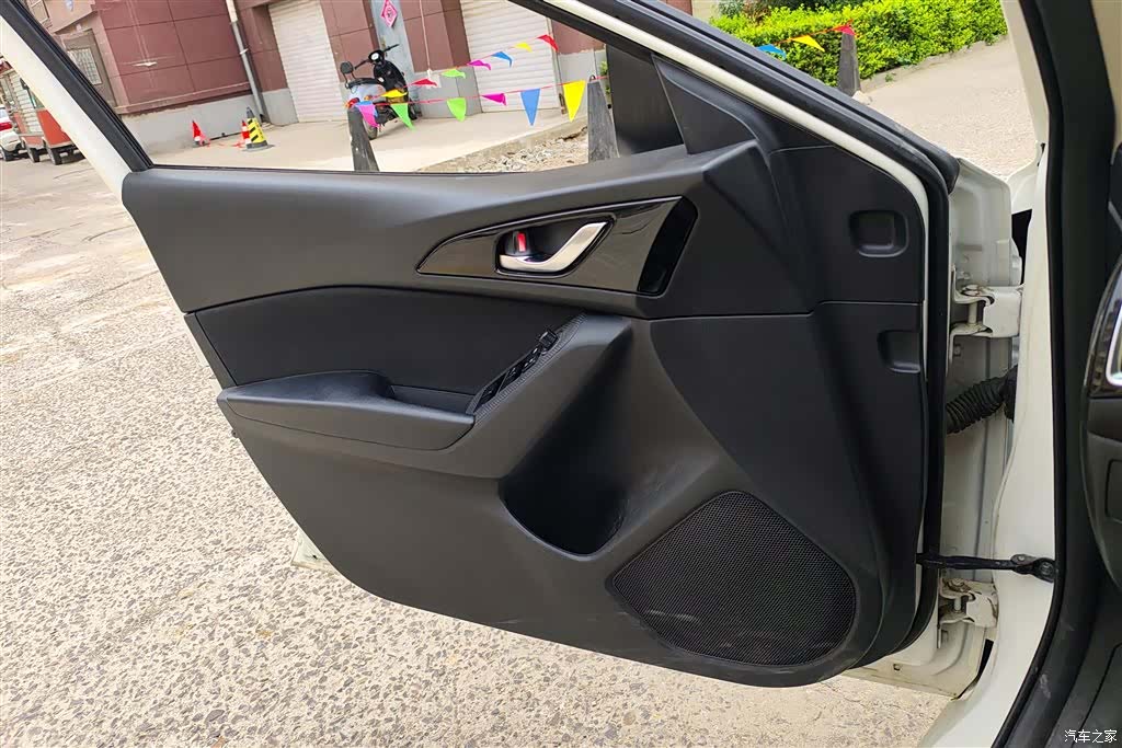 Mazda Mazda3, 2016 7
