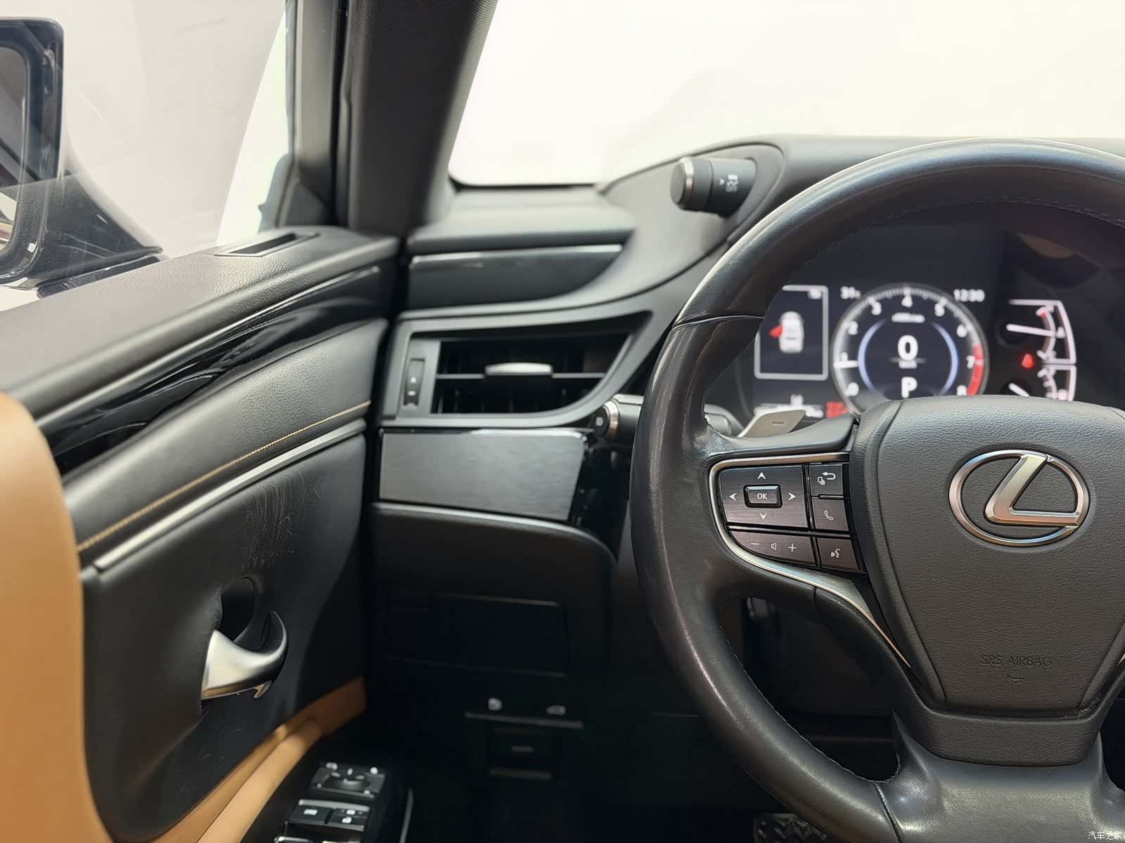 Lexus ES, 2022 11