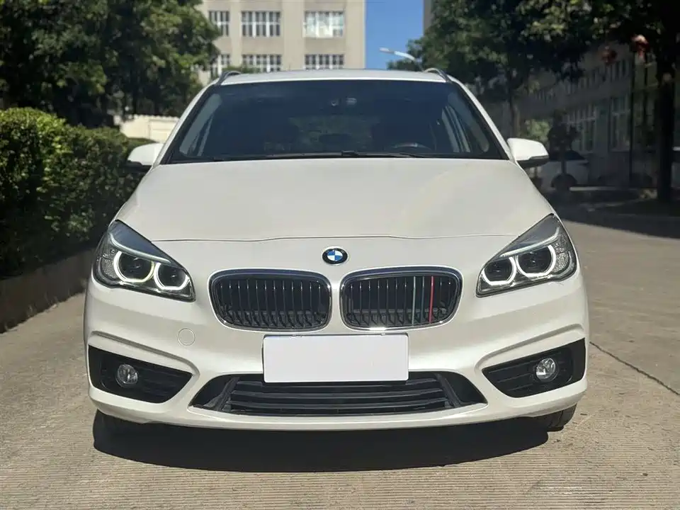 BMW 2 series station wagon