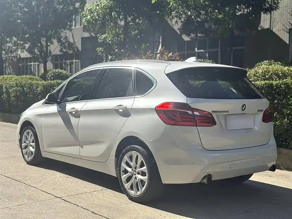BMW 2 series station wagon