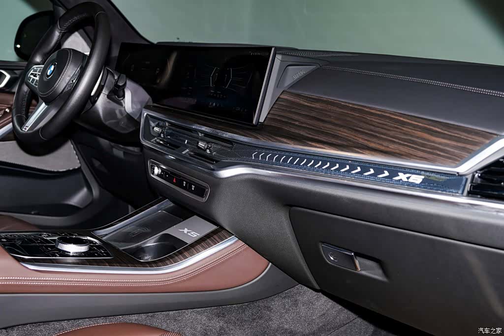 BMW X5, 2024 25