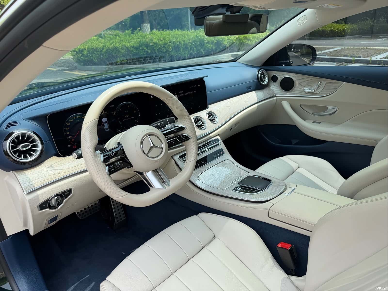 Mercedes-Benz E-Class, 2022 4
