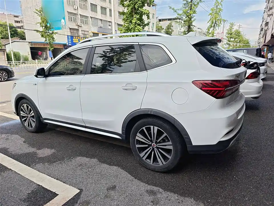 Roewe RX5