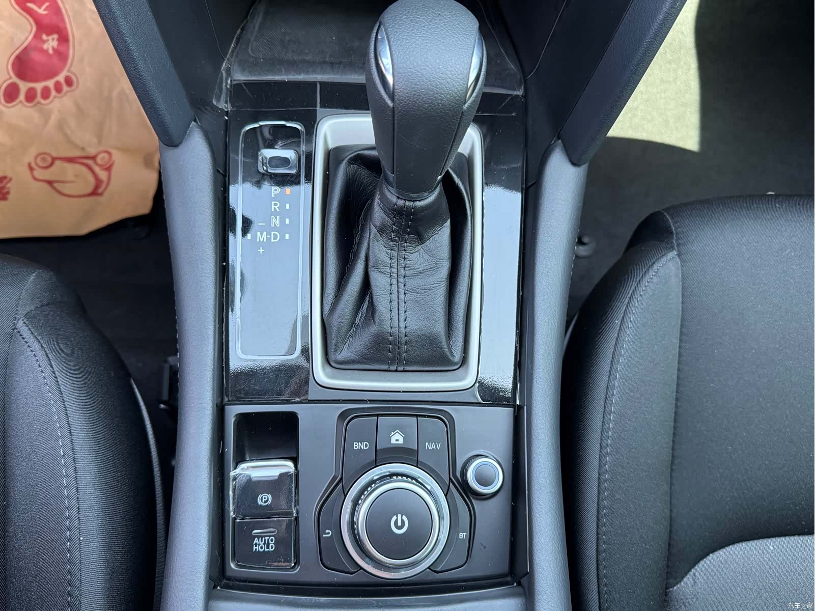 Mazda CX-4, 2023 21