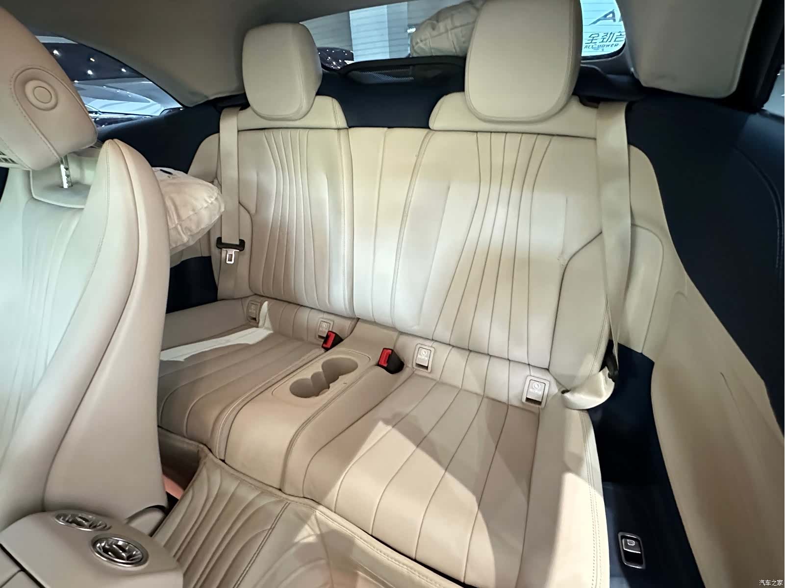 Mercedes-Benz E-Class, 2022 6