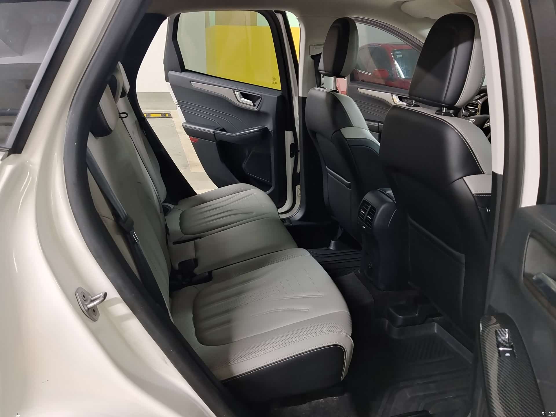 Ford Escape, 2022 10