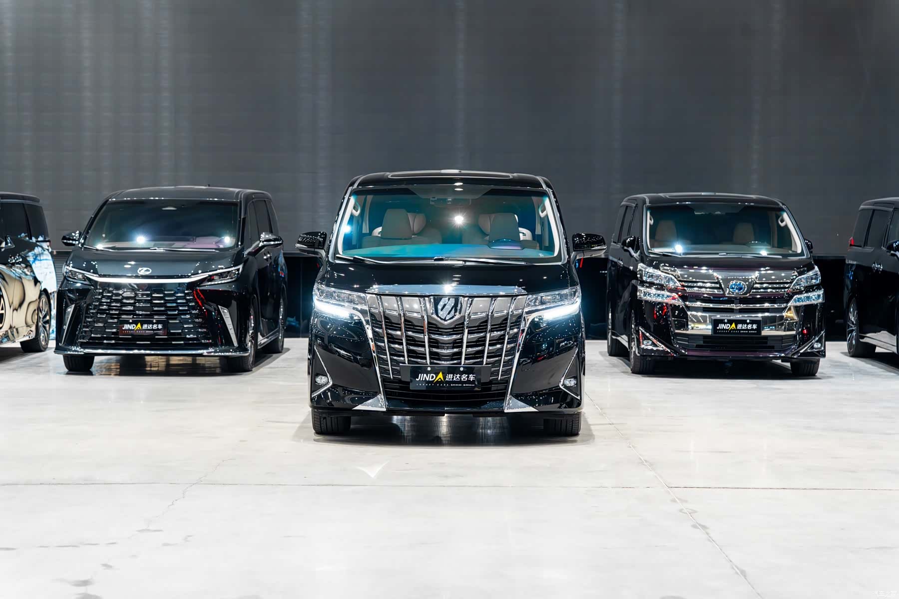 Toyota Alphard, 2019 2