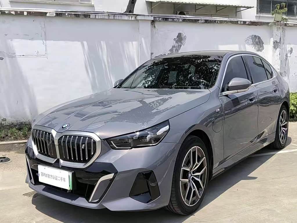 BMW i5