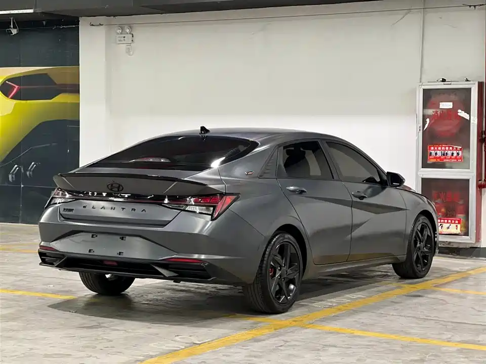 Hyundai Elantra