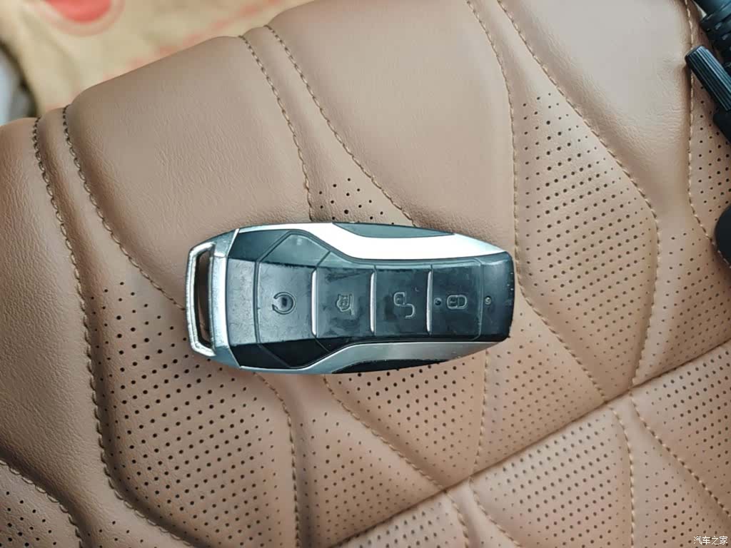 BYD Tang, 2022 9