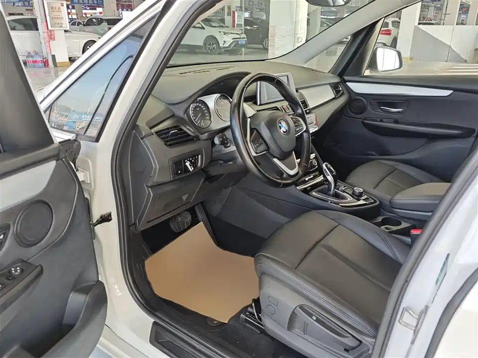 BMW 2 series multifunctional station wagon