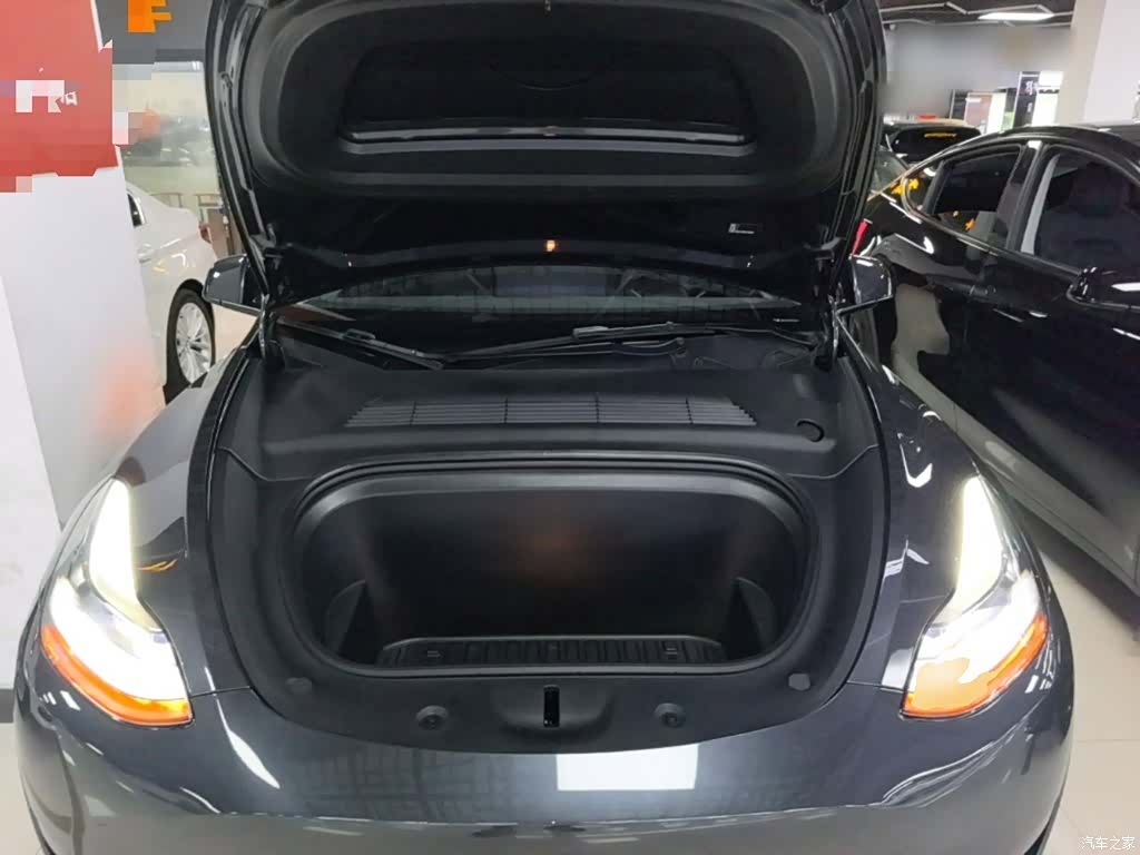 Tesla Model Y, 2024 20